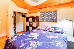 11 Mi to Olympic National Park: Home w/ Deck!