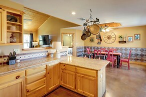 Private Hot Tub & Pickleball Court: Baird Home!