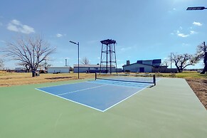 Private Hot Tub & Pickleball Court: Baird Home!