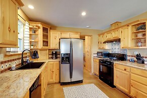 Private Hot Tub & Pickleball Court: Baird Home!