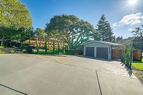 2 Mi to Beach: Home w/ Patio in Del Rey Oaks!