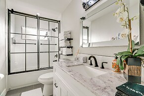 2 Mi to Beach: Home w/ Patio in Del Rey Oaks!