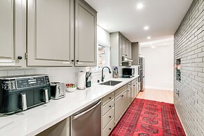 2 Mi to Beach: Home w/ Patio in Del Rey Oaks!