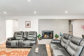 2 Mi to Beach: Home w/ Patio in Del Rey Oaks!