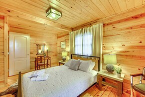 5 Mi to Beaver Lake: Family Cabin w/ Game Room