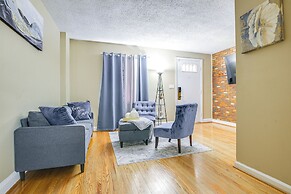 11 Mi to Downtown Baltimore: Middle River Townhome