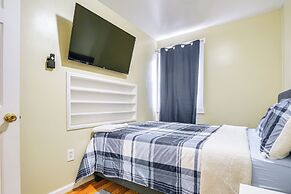 11 Mi to Downtown Baltimore: Middle River Townhome