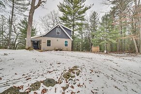 Lake Access & Dock: Remote Mio-area Cottage