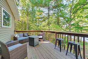 Lake Access & Dock: Remote Mio-area Cottage