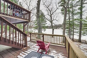 Lake Access & Dock: Remote Mio-area Cottage