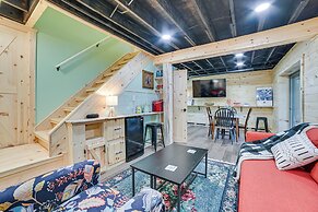 Lake Access & Dock: Remote Mio-area Cottage