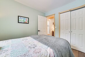 Lake Access & Dock: Remote Mio-area Cottage