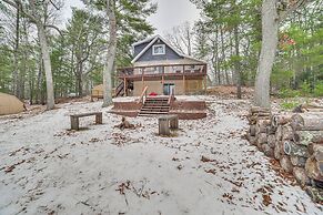 Lake Access & Dock: Remote Mio-area Cottage