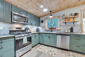 Lake Access & Dock: Remote Mio-area Cottage