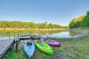 Lake Access & Dock: Remote Mio-area Cottage