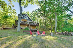 Lake Access & Dock: Remote Mio-area Cottage