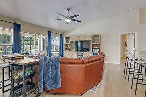 Close to Family Park: Home w/ Screened Lanai!