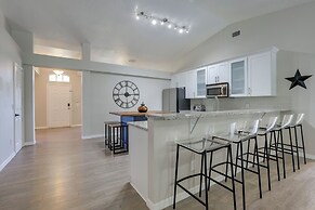 Close to Family Park: Home w/ Screened Lanai!