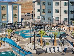 Gateway Getaway #102 2 Bedroom Condo