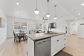 Gateway Getaway #102 2 Bedroom Condo