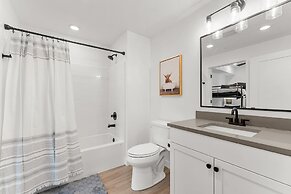 Gateway Getaway #102 2 Bedroom Condo