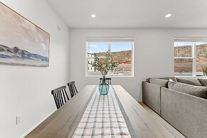 Gateway Getaway #102 2 Bedroom Condo