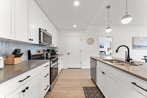 Gateway Getaway #102 2 Bedroom Condo