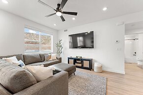 Gateway Getaway #102 2 Bedroom Condo