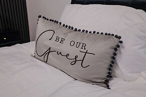 Sleeps17 Bliss 7-bedroom Luxury Escape Birmingham