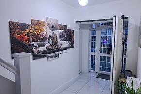 Sleeps17 Bliss 7-bedroom Luxury Escape Birmingham