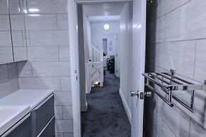 Sleeps17 Bliss 7-bedroom Luxury Escape Birmingham