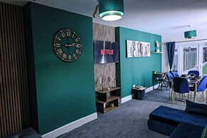 Sleeps17 Bliss 7-bedroom Luxury Escape Birmingham