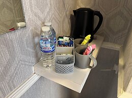 Runway Guest House - Adult Only