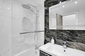 Newly Refurbished 2 Bed Hse Town Centre