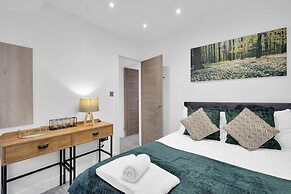 Newly Refurbished 2 Bed Hse Town Centre