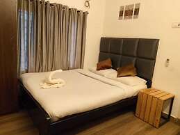 Thavika Silverwood Residence Yelagiri