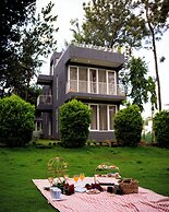 Thavika Silverwood Residence Yelagiri