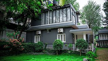 Thavika Silverwood Residence Yelagiri