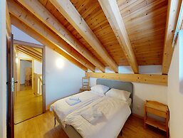 Spacious Apartment With Balcony