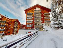 Spacious Apartment With Balcony