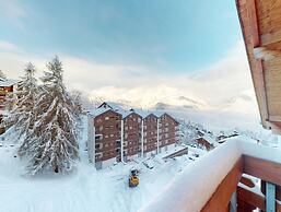 Spacious Apartment With Balcony