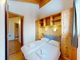 Spacious Apartment With Balcony