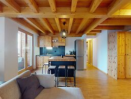 Spacious Apartment With Balcony