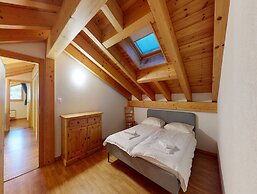 Spacious Apartment With Balcony