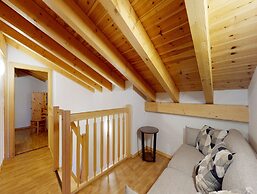 Spacious Apartment With Balcony