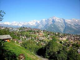 Welcoming Apartment Near ski Area
