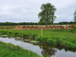 Comfortable Holiday Home, Private Garden, Sauna