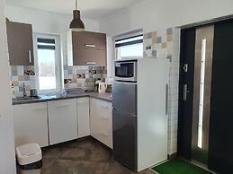 Comfortable Holiday Home, Private Garden, Sauna
