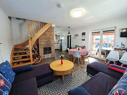 Comfortable Holiday Home, Private Garden, Sauna
