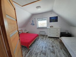 Comfortable Holiday Home, Private Garden, Sauna